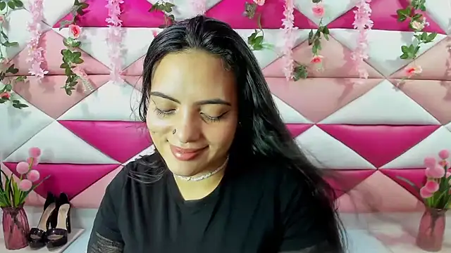 Snapshot of Isabella_Mora_ chatting on 06/06/26, 03:33 Isabella Mora online show from 06/06/26, 03:33