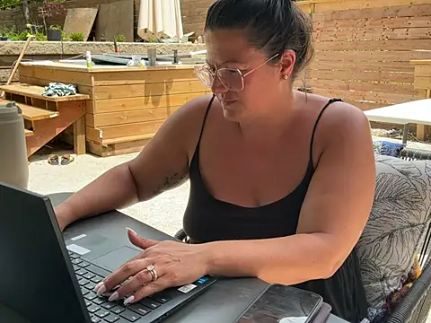 Madamebeton online show from 06/24/26, 05:34