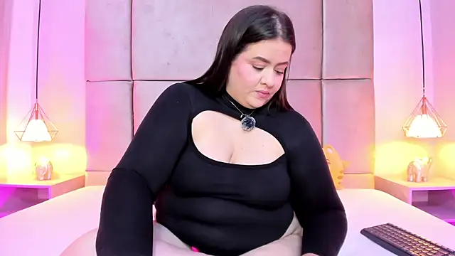 Snapshot of Martinna_Cooper_ chatting on 06/02/26, 12:40 Martinna Cooper online show from 06/02/26, 12:40