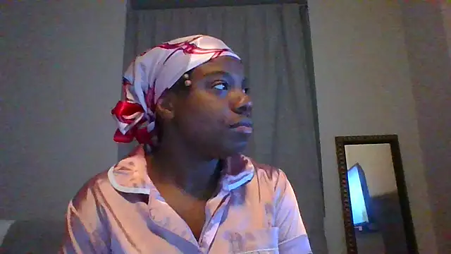 Snapshot of princesselizabeth chatting on 06/02/26, 01:51 princesselizabeth online show from 06/02/26, 01:51