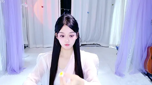 Snapshot of Wa-Nini chatting on 05/18/26, 12:51 Wa-Nini online show from 05/18/26, 12:51
