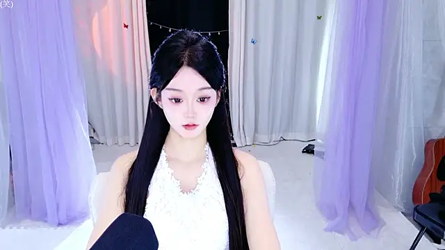 Snapshot of Wa-Nini chatting on 05/28/26, 02:42 Wa-Nini online show from 05/28/26, 02:42