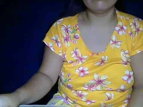 Snapshot of MommyKaye30 chatting on 05/19/26, 06:47 MommyKaye30 online show from 05/19/26, 06:47