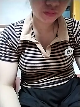 Girl lovebaby online show from 05/17/26, 12:34