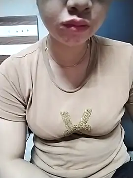 Girl lovebaby online show from 06/04/26, 07:03