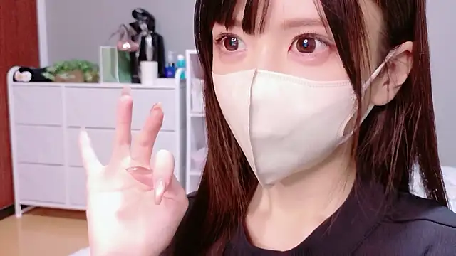 Snapshot of hina_mochi chatting on 06/10/26, 01:21 hina mochi online show from 06/10/26, 01:21