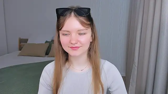LookEva online show from 05/12/26, 04:53