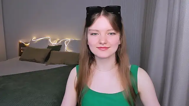 LookEva online show from 05/16/26, 04:31