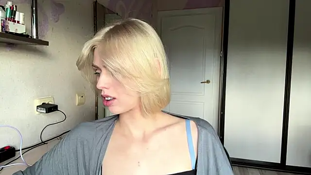 ScarlettRosy online show from 06/15/26, 04:09