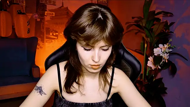 Snapshot of LolaDominara chatting on 05/22/26, 09:15 LolaDominara online show from 05/22/26, 09:15