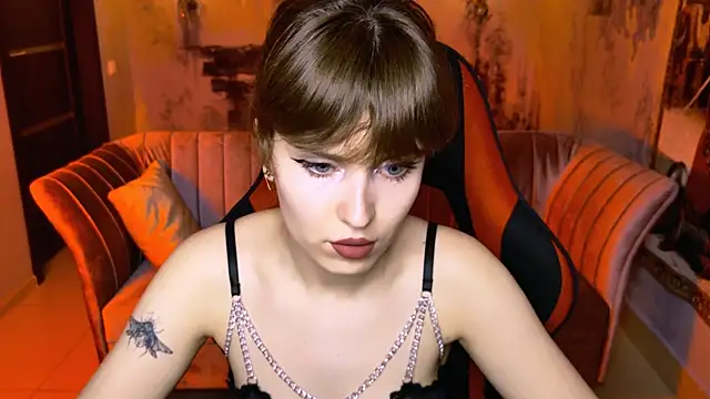 Snapshot of LolaDominara chatting on 05/23/26, 05:34 LolaDominara online show from 05/23/26, 05:34