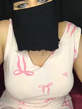Snapshot of Gamillaa chatting on 06/04/26, 11:22 Gamillaa online show from 06/04/26, 11:22