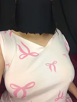 Snapshot of Gamillaa chatting on 06/07/26, 12:59 Gamillaa online show from 06/07/26, 12:59