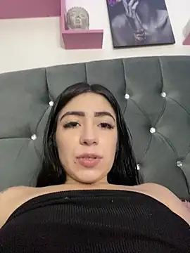 Snapshot of lunacruz_ chatting on 06/06/26, 10:03 lunacruz online show from 06/06/26, 10:03