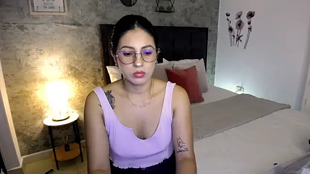 Snapshot of isa_cruzx chatting on 05/12/26, 11:24 isa cruzx online show from 05/12/26, 11:24