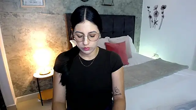 Snapshot of isa_cruzx chatting on 05/15/26, 09:33 isa cruzx online show from 05/15/26, 09:33