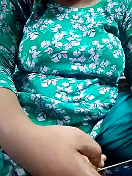 indian-couple9 online show from 06/12/26, 12:04