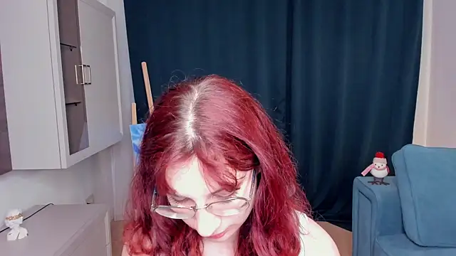Snapshot of ElaNaecker chatting on 05/18/26, 07:09 ElaNaecker online show from 05/18/26, 07:09