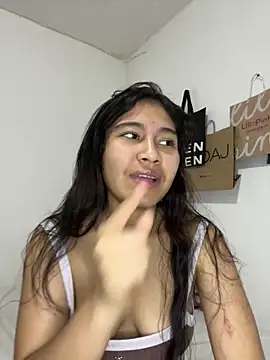 Snapshot of Xaannder chatting on 06/19/26, 01:32 Xaannder online show from 06/19/26, 01:32