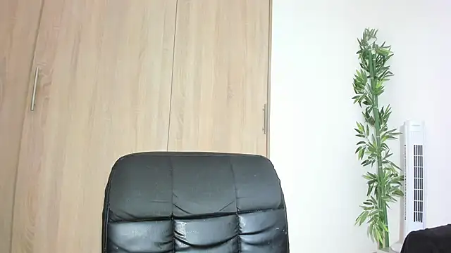 Snapshot of keily_milk chatting on 05/16/26, 05:34 keily milk online show from 05/16/26, 05:34