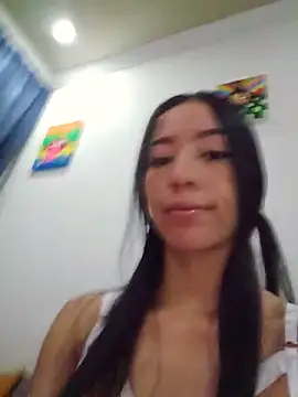 Snapshot of SAMY_AND_FRIENDSS chatting on 05/13/26, 10:23 SAMY AND FRIENDSS online show from 05/13/26, 10:23