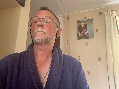 Snapshot of Moonraker64 chatting on 05/31/26, 07:48 Moonraker64 online show from 05/31/26, 07:48