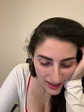 Snapshot of OliviaBaby- chatting on 05/13/26, 09:33 OliviaBaby- online show from 05/13/26, 09:33