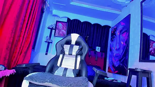 Mia Colucci25 online show from 06/18/26, 08:13