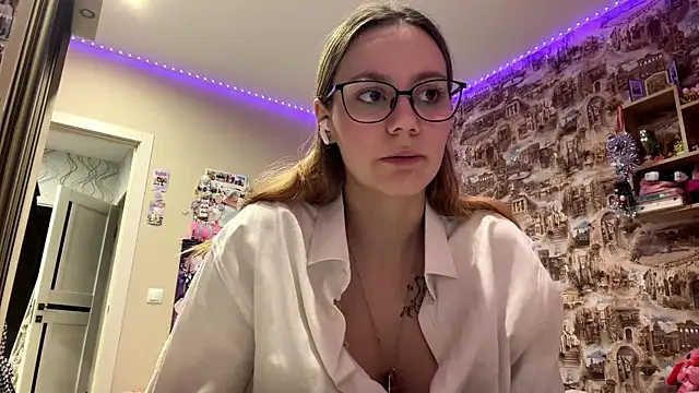Snapshot of HailingAccess chatting on 05/06/26, 08:47 HailingAccess online show from 05/06/26, 08:47