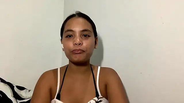 Snapshot of Bunny_Kisss chatting on 06/05/26, 10:10 Bunny Kisss online show from 06/05/26, 10:10
