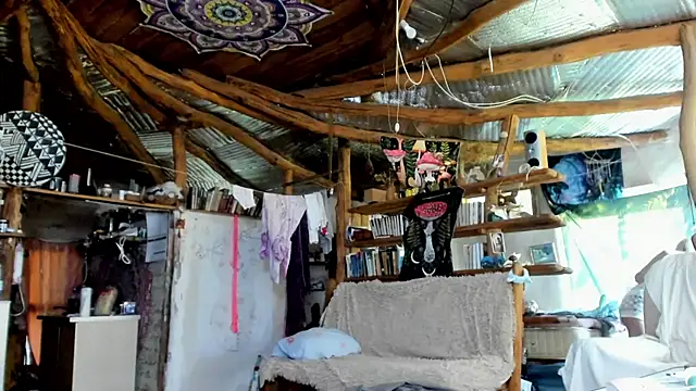 wildforestmuse  online show from 07/01/26, 05:31
