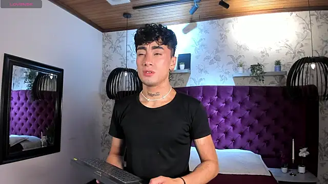 Snapshot of Spencerwhite_ chatting on 05/18/26, 10:59 Spencerwhite online show from 05/18/26, 10:59