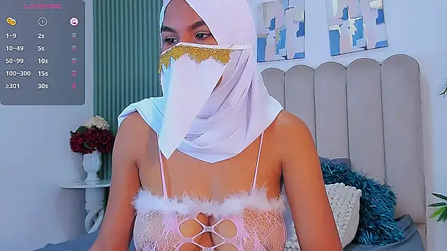 Snapshot of Saida__ chatting on 05/20/26, 02:34 Saida online show from 05/20/26, 02:34