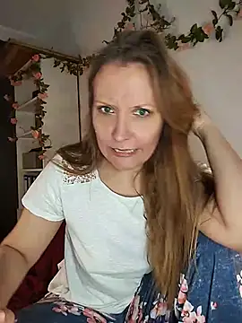 Snapshot of Candy_Cougar chatting on 05/16/26, 06:54 Candy Cougar online show from 05/16/26, 06:54