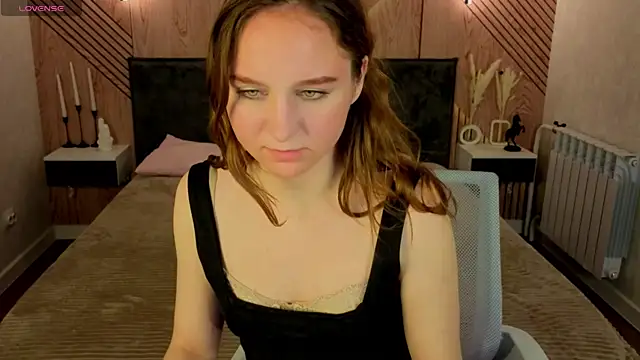 Snapshot of Vicki_Milles chatting on 05/16/26, 10:36 Vicki Milles online show from 05/16/26, 10:36