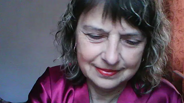 Snapshot of ElizabethGorden chatting on 05/17/26, 04:32 ElizabethGorden online show from 05/17/26, 04:32