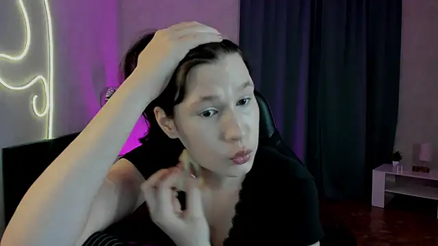 Snapshot of vanila_girl chatting on 06/12/26, 01:48 vanila girl online show from 06/12/26, 01:48