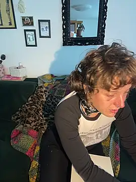 Snapshot of EmilieBraun chatting on 05/21/26, 11:39 EmilieBraun online show from 05/21/26, 11:39