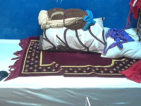 Snapshot of hotchilimom chatting on 10/05/25, 11:35 hotchilimom online show from 10/05/25, 11:35