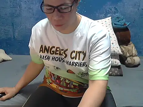 hotchilimom online show from 07/23/26, 10:29
