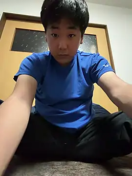 YuuYuu 010 online show from 05/05/26, 11:18