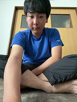YuuYuu 010 online show from 06/16/26, 09:39