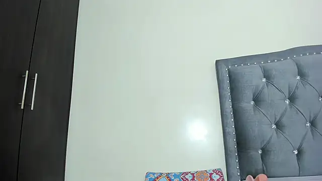 Snapshot of Shell__ chatting on 05/18/26, 04:07 Shell online show from 05/18/26, 04:07