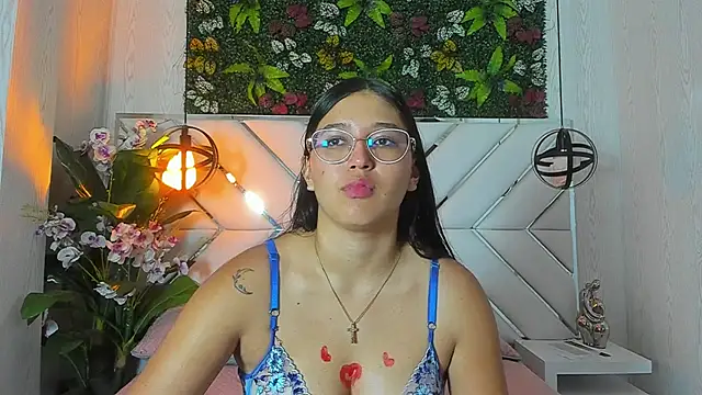 Snapshot of Janett_Moore chatting on 06/02/26, 01:02 Janett Moore online show from 06/02/26, 01:02