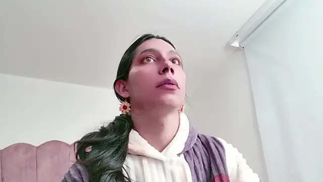 Alexadomina22 online show from 06/18/26, 05:17
