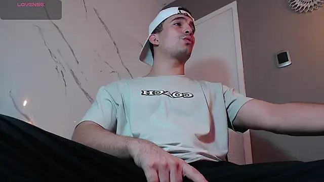 Snapshot of tanner-hard_ chatting on 06/11/26, 07:56 tanner-hard online show from 06/11/26, 07:56