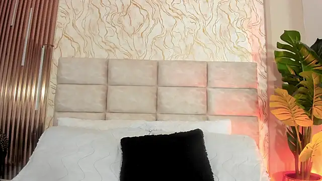 GinaSalanne online show from 07/27/26, 12:45