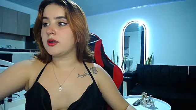 Snapshot of sweet_bella_29 chatting on 06/14/26, 03:41 sweet bella 29 online show from 06/14/26, 03:41