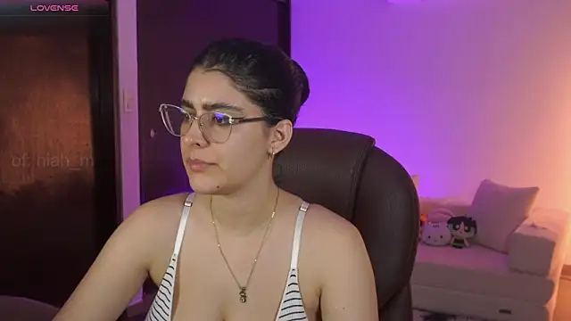 Snapshot of _Niah chatting on 05/20/26, 02:07 Niah online show from 05/20/26, 02:07