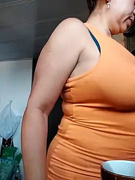 Snapshot of Tumilf chatting on 05/20/26, 01:28 Tumilf online show from 05/20/26, 01:28